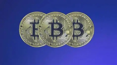 A comparative view of Bitcoin mining setups versus altcoin operations, underscoring the evolving ROI dynamics by 2025